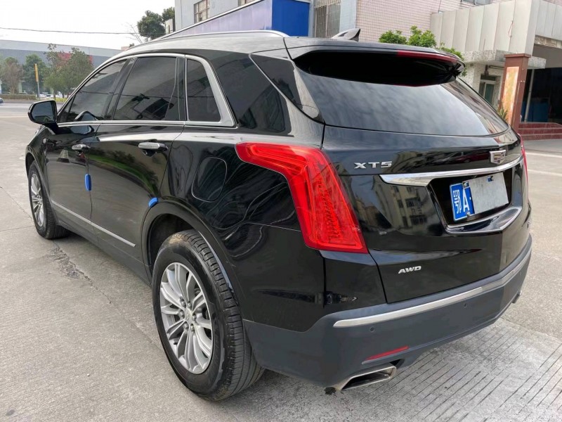 中山19年凯迪拉克XT55