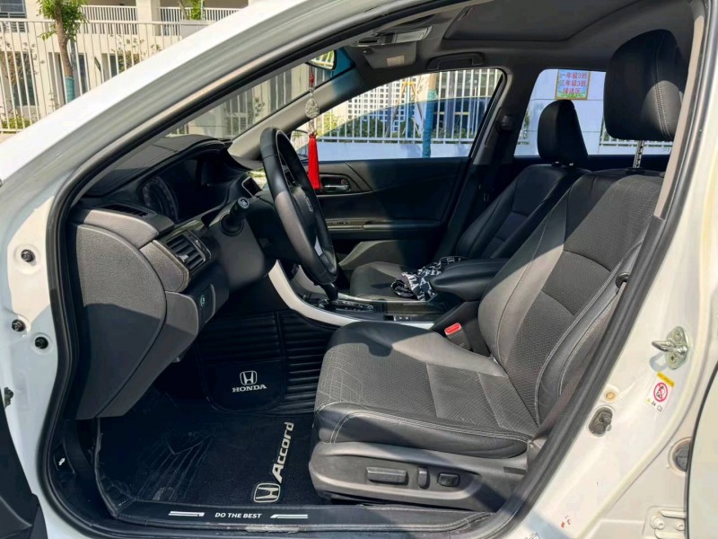 济宁14年本田雅阁7