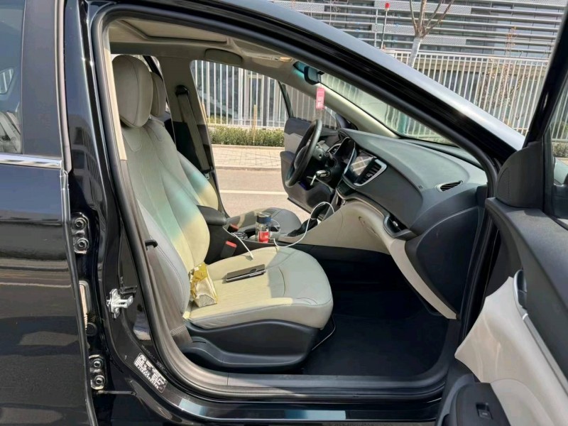 济宁17年别克英朗5