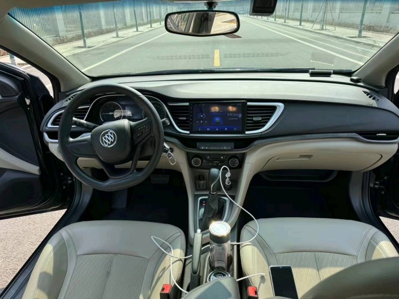 济宁17年别克英朗6