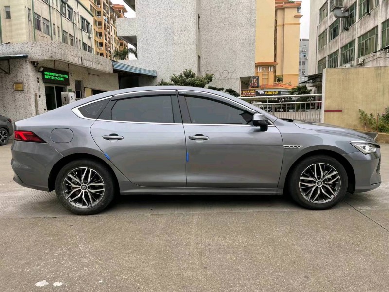 中山22年比亚迪秦2