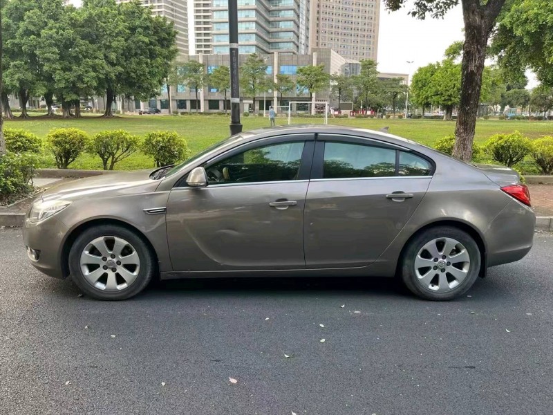 汕头11年别克君威8