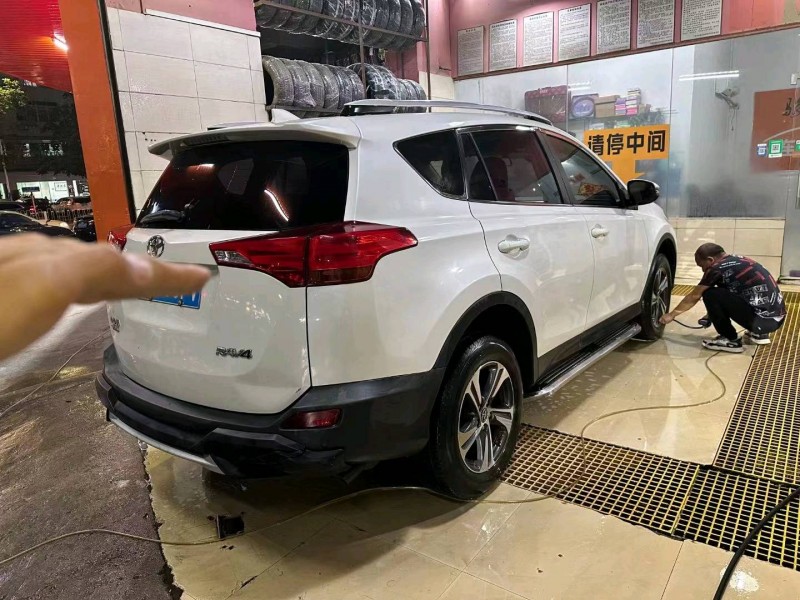 珠海16年豐田RAV4榮放8