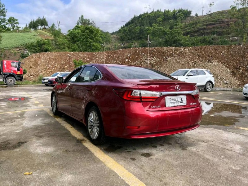 重庆15年雷克萨斯ES5