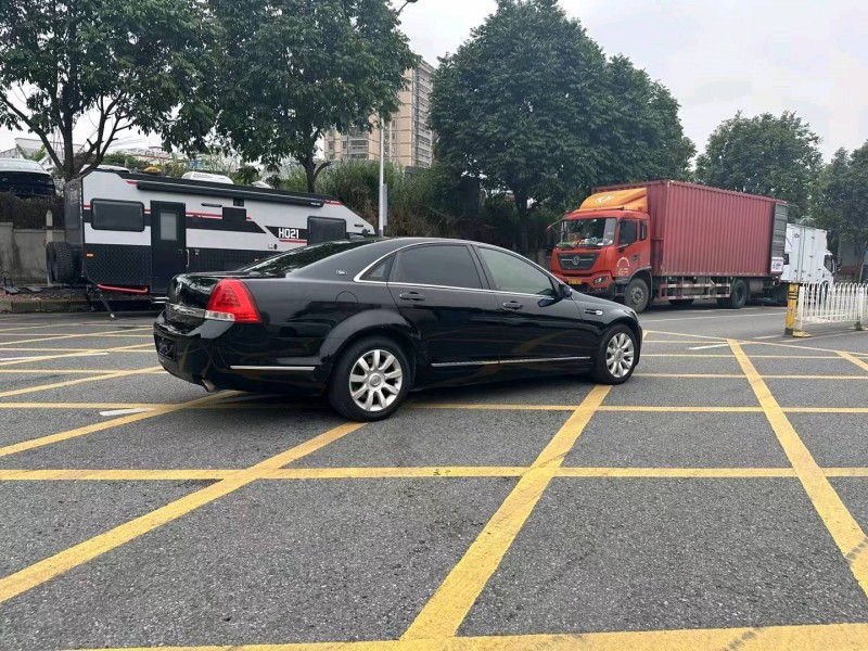 深圳13年别克林荫大道8