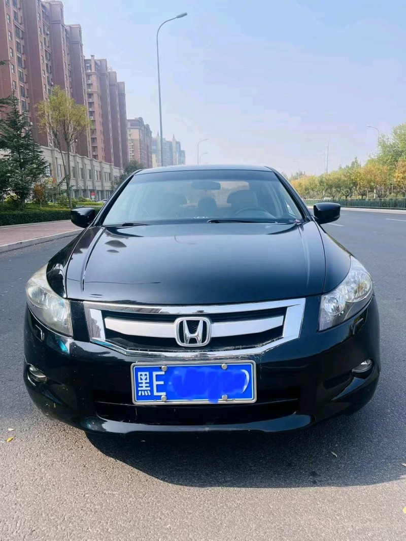 青岛10年本田雅阁1