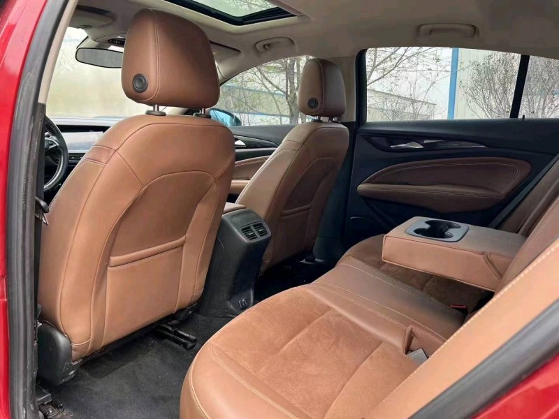 东营18年别克君威8