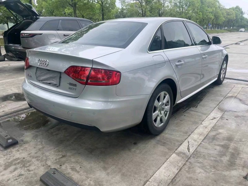 重庆11年奥迪A4L8