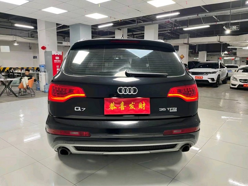 成都13年奥迪Q75