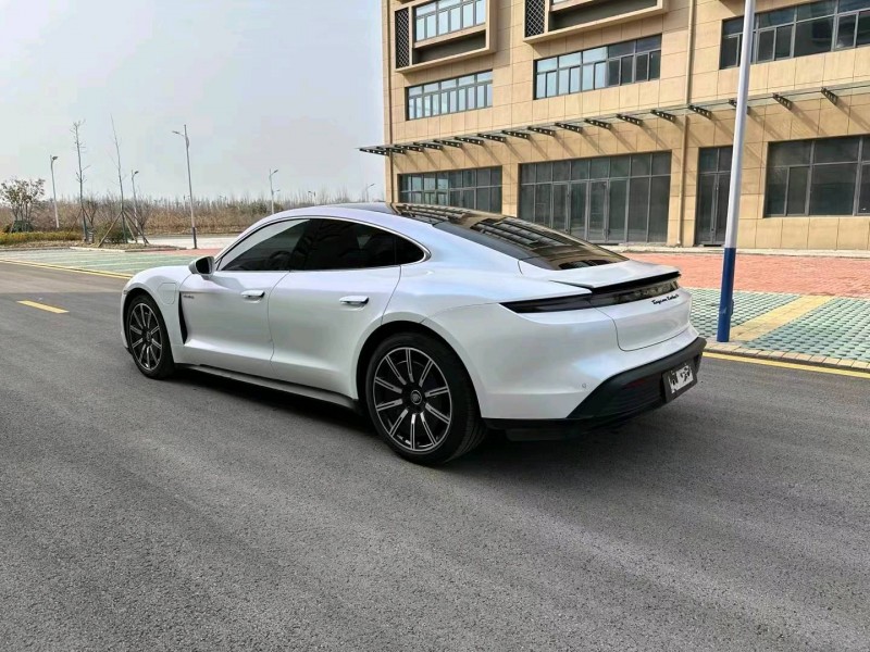 徐州22年保时捷Taycan7