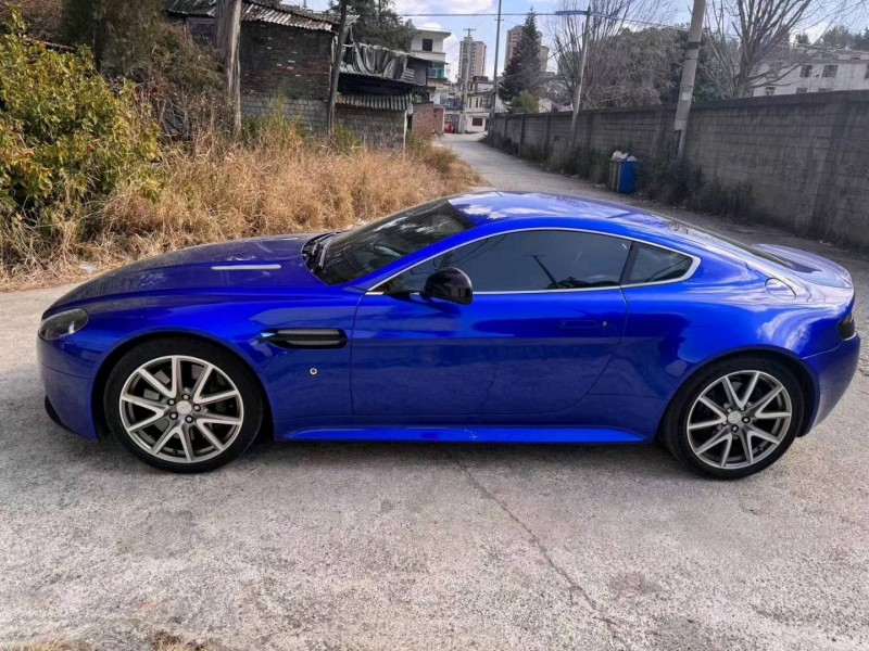 大理13年阿斯頓·馬丁V8 Vantage2