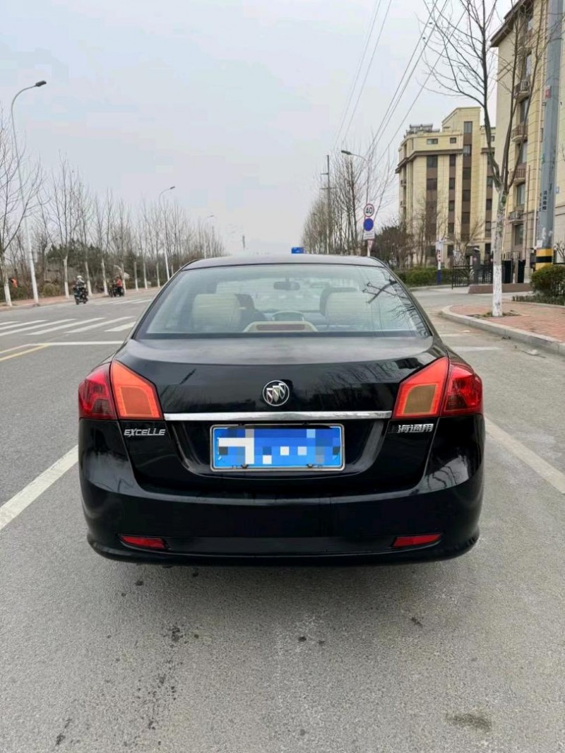 青岛13年别克凯越9