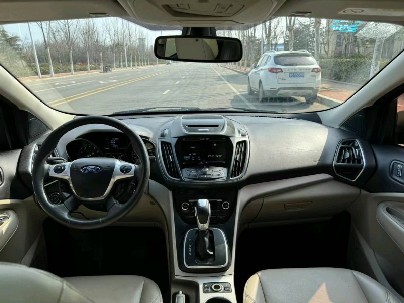 青岛13年福特翼虎7