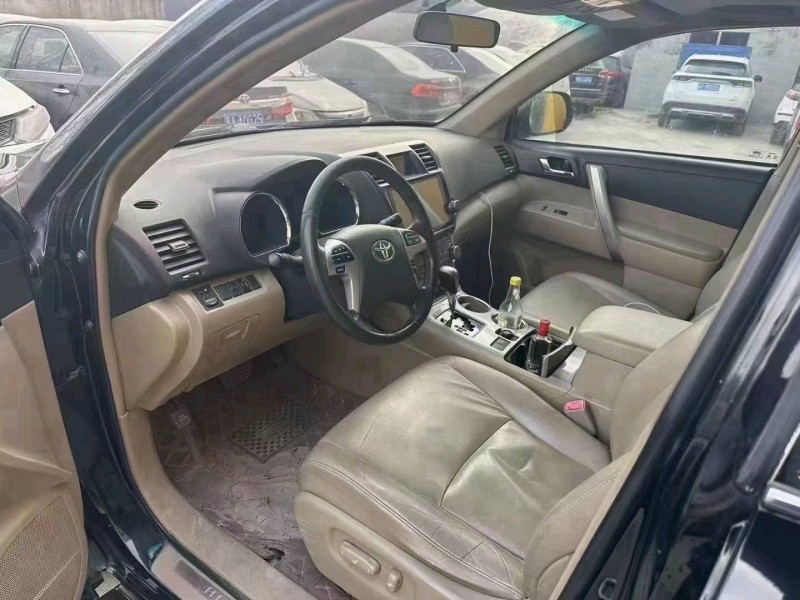 保定14年丰田汉兰达4