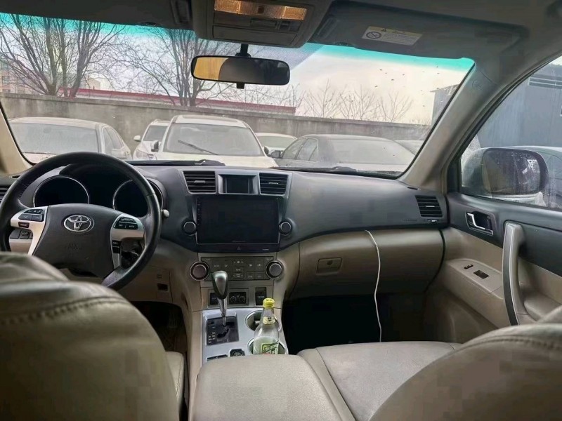 保定14年丰田汉兰达6