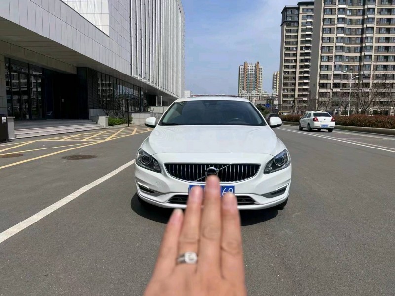 东营18年沃尔沃S60L1