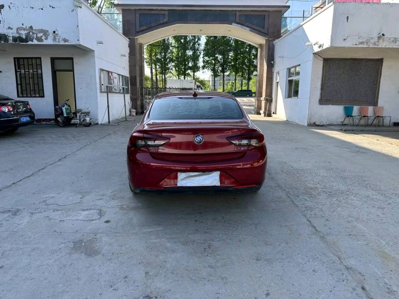 徐州18年别克君威9