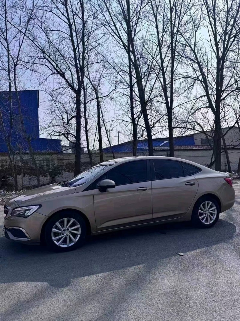 菏泽19年别克威朗3