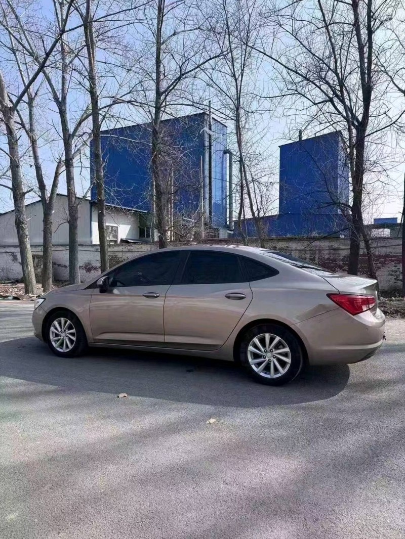 菏泽19年别克威朗7