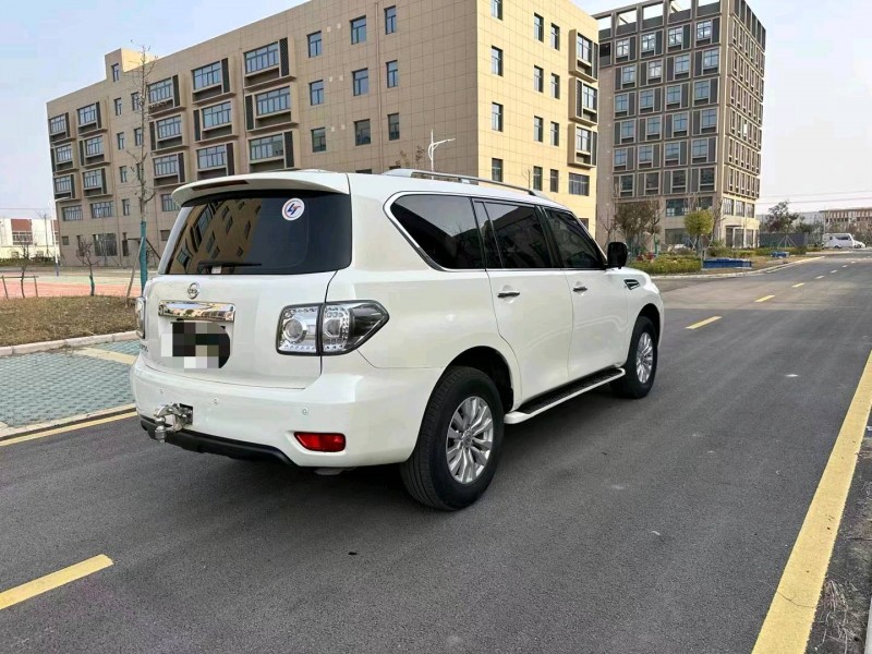 徐州18年日产途乐8