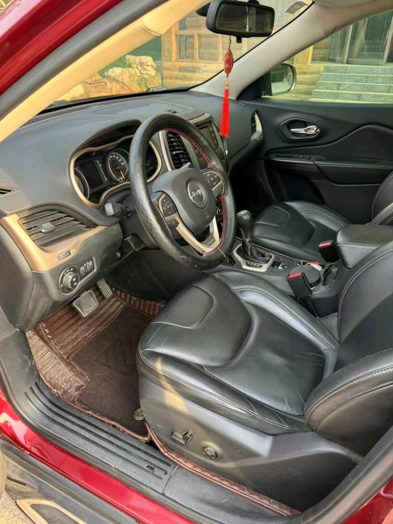 邢台16年Jeep自由光4