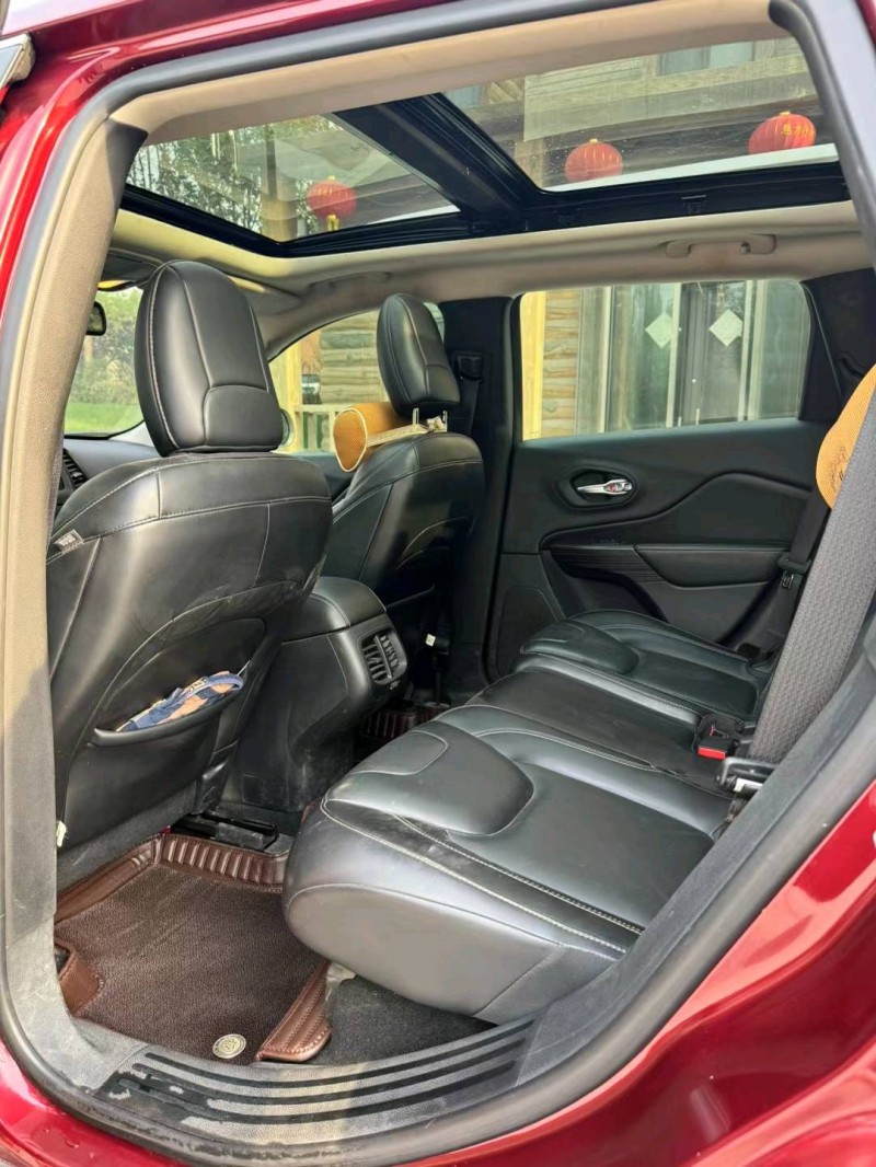 邢台16年Jeep自由光6