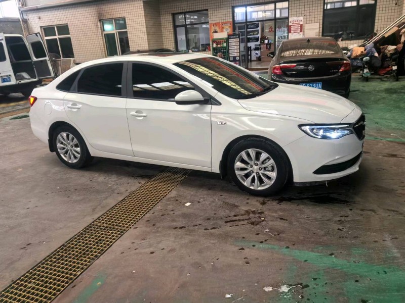 保定21年别克英朗2