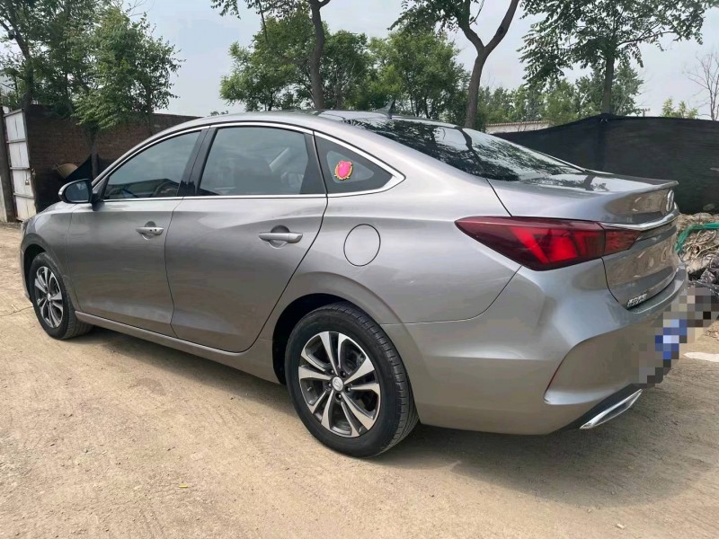 保定20年长安汽车逸动4