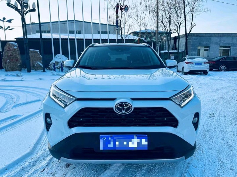 沈陽21年豐田RAV41