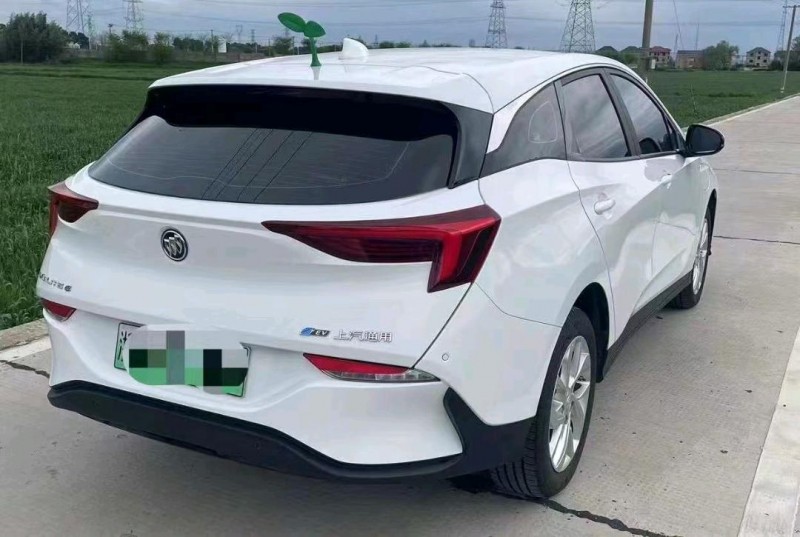 台州23年别克微蓝8