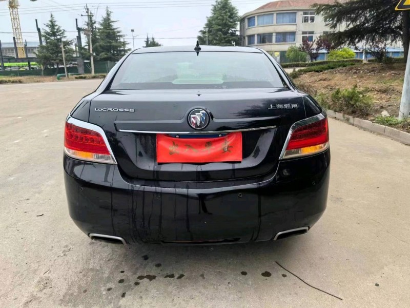 枣庄10年别克君越5