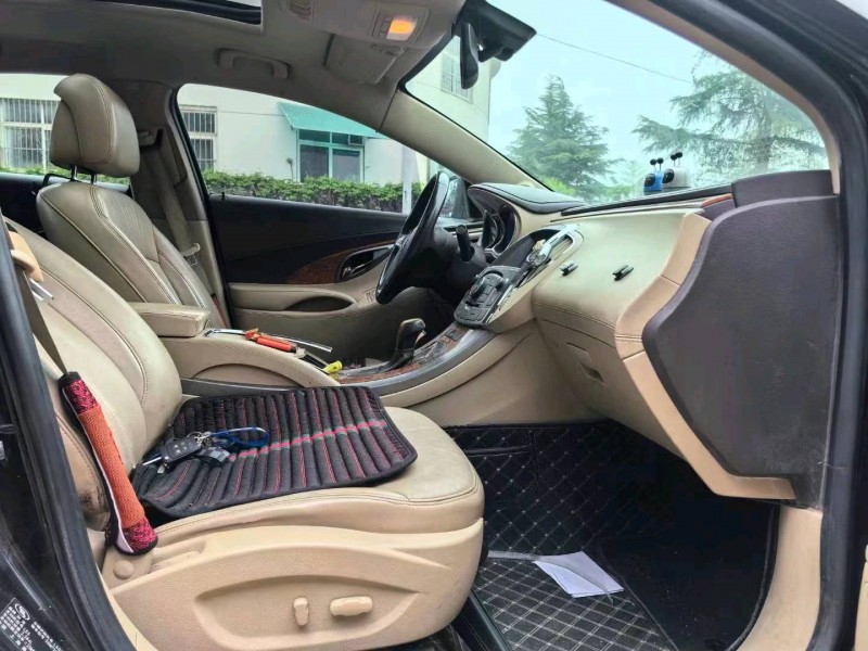 枣庄10年别克君越8