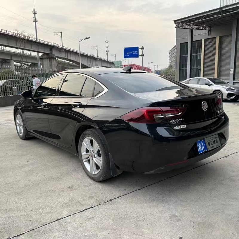 佛山18年别克君威8