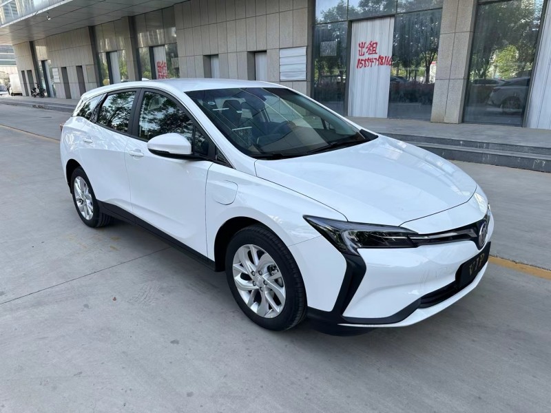 济宁24年别克微蓝3