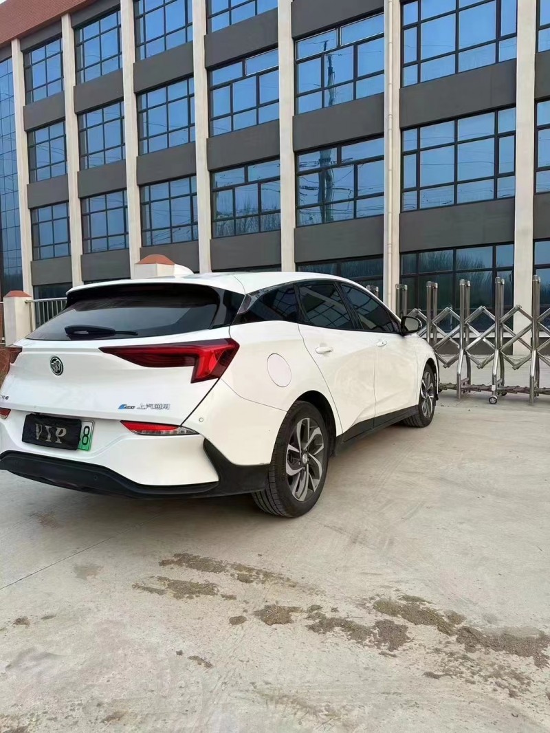 济宁23年别克微蓝8