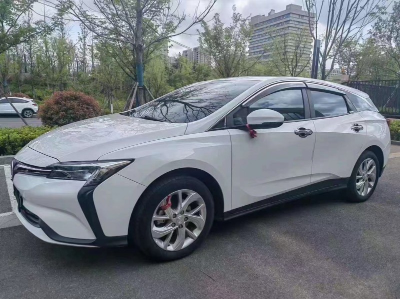 济宁23年别克微蓝3