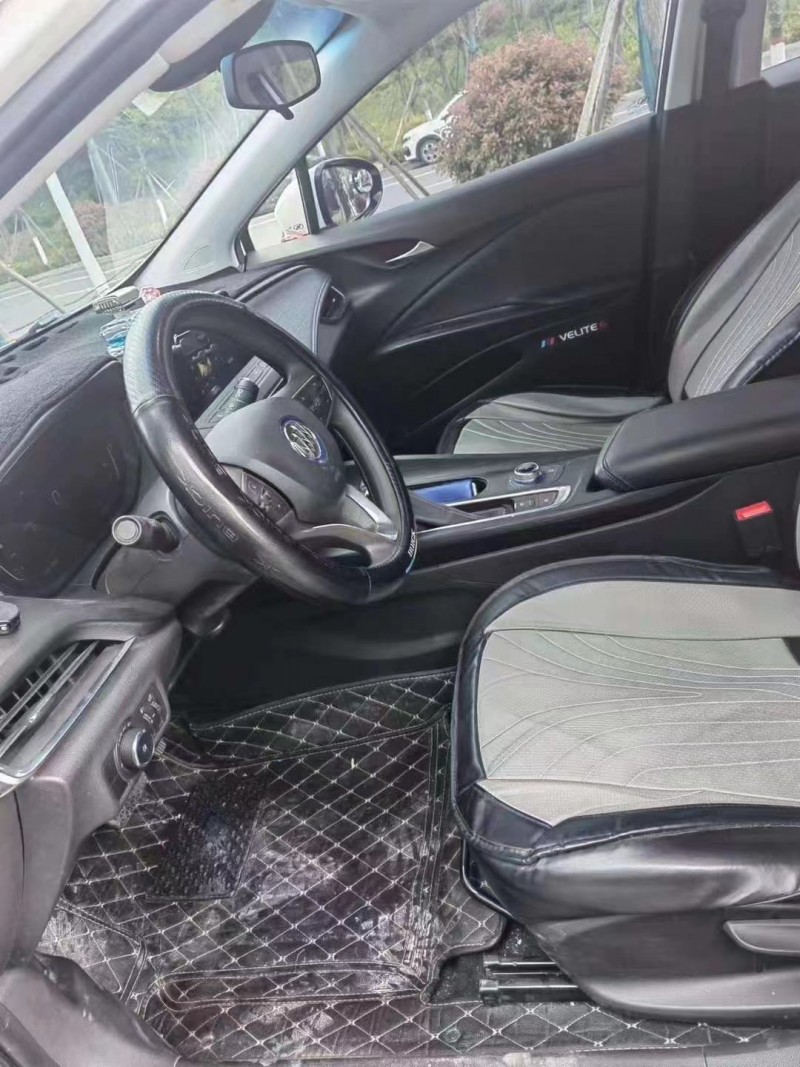 济宁23年别克微蓝4