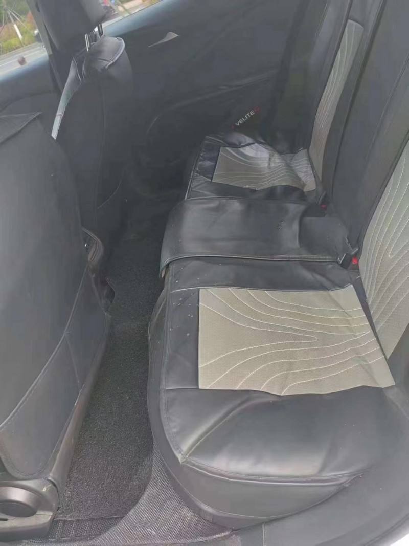 济宁23年别克微蓝5