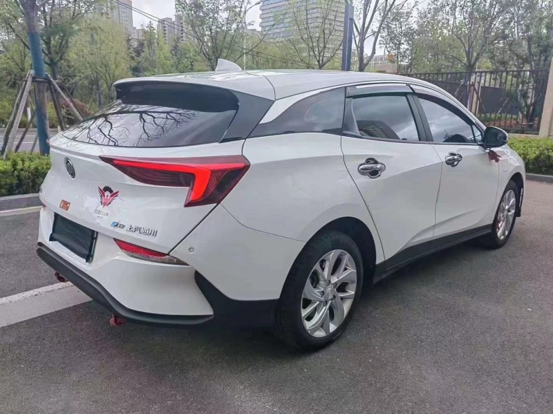 济宁23年别克微蓝7