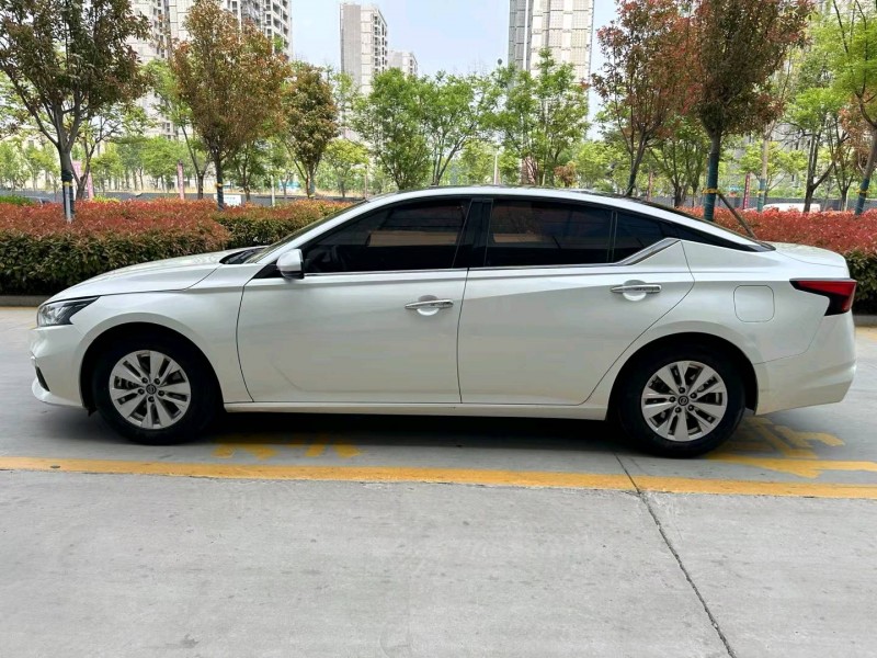 东营20年日产天籁3