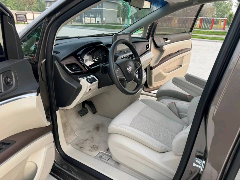 徐州22年别克GL83