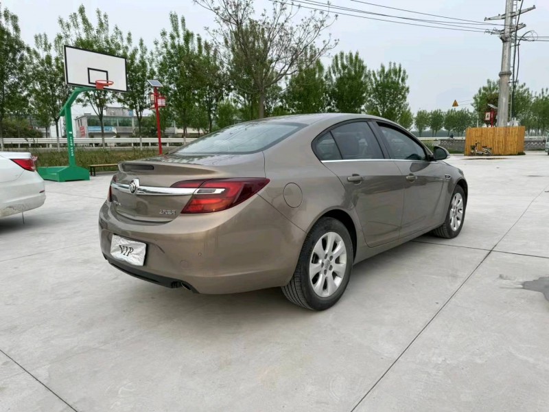 徐州17年别克君威8