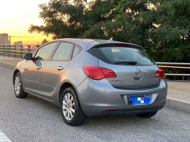 沧州11年别克英朗3