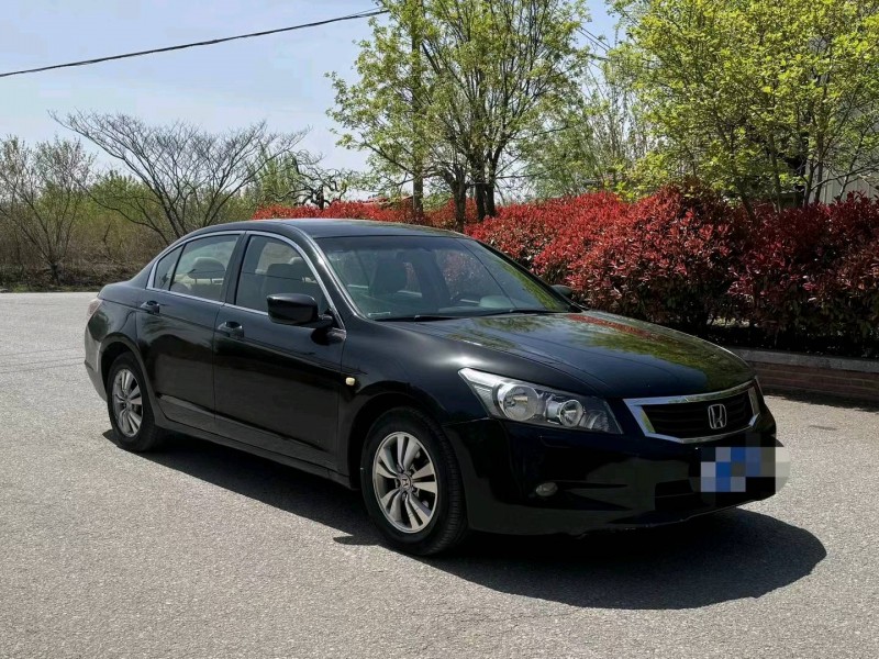 青岛11年本田雅阁3