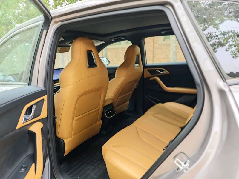 保定24年荣威RX57