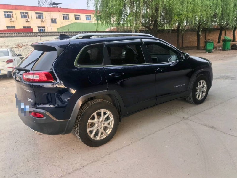 保定16年Jeep自由光4