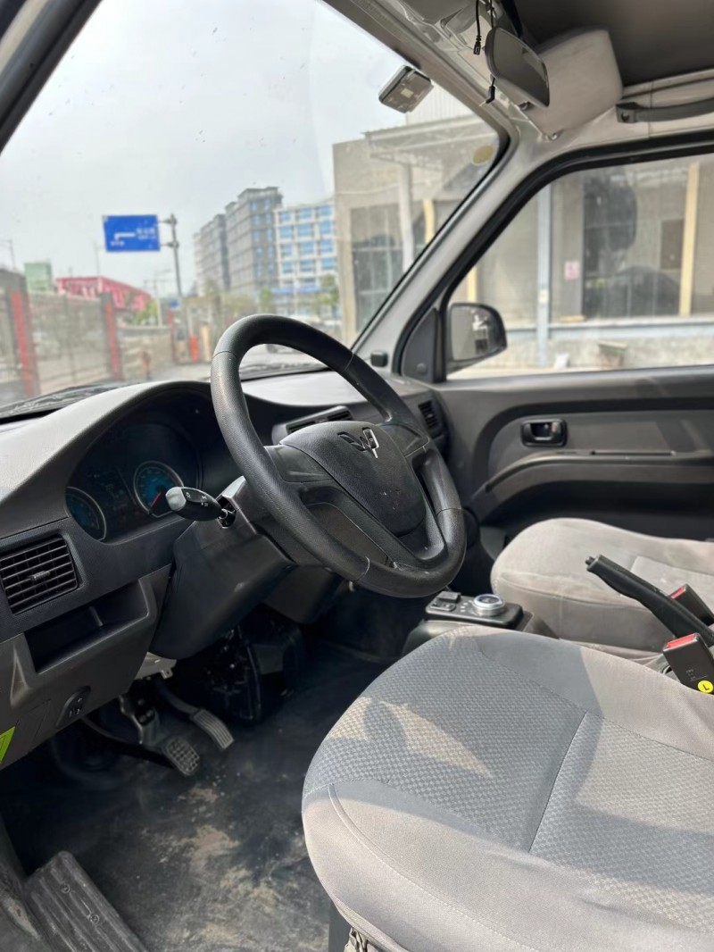 佛山23年五菱汽車新能源8
