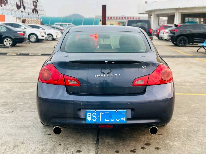 东莞10年英菲尼迪G258