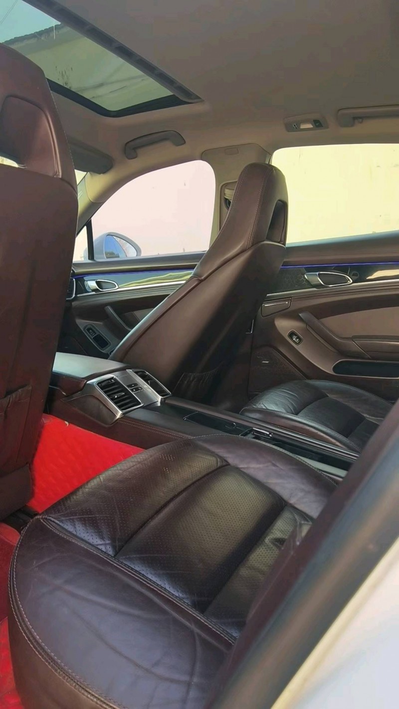 济南12年保时捷帕拉梅拉5