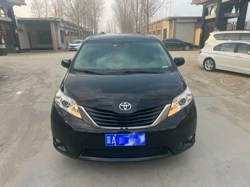 保定17年丰田塞纳1